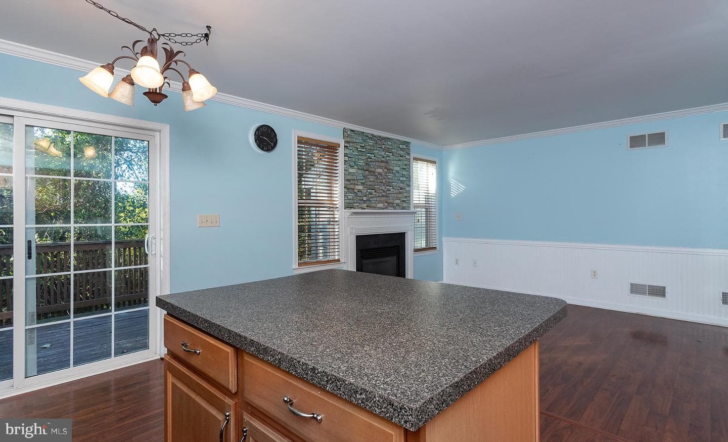 135 Mapleton Boulevard photo 12