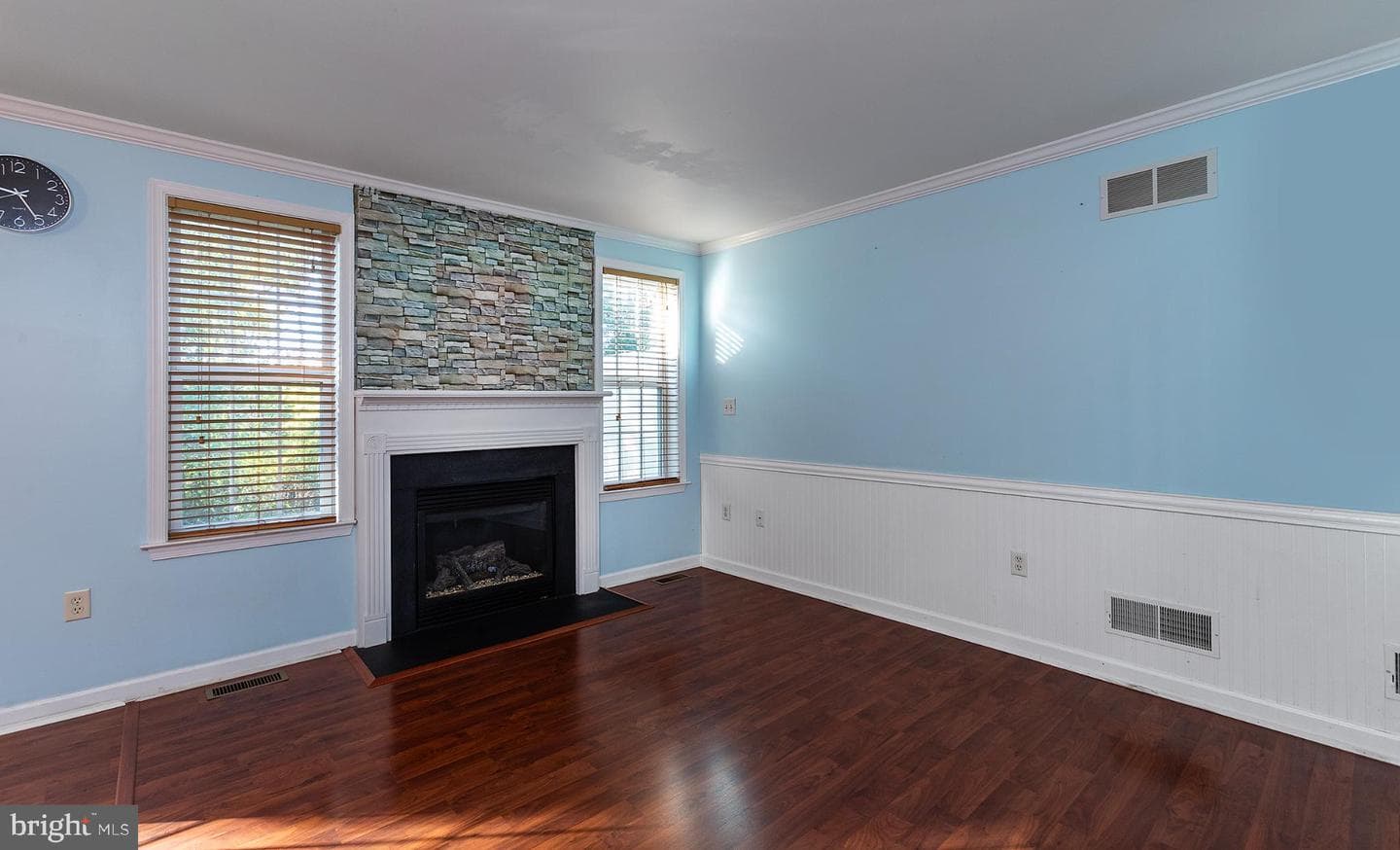 135 Mapleton Boulevard photo 13
