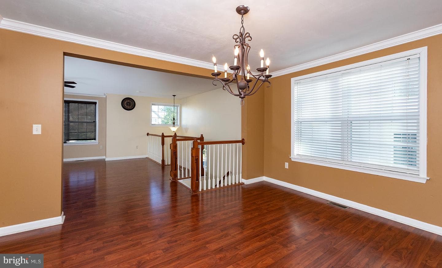 135 Mapleton Boulevard photo 15