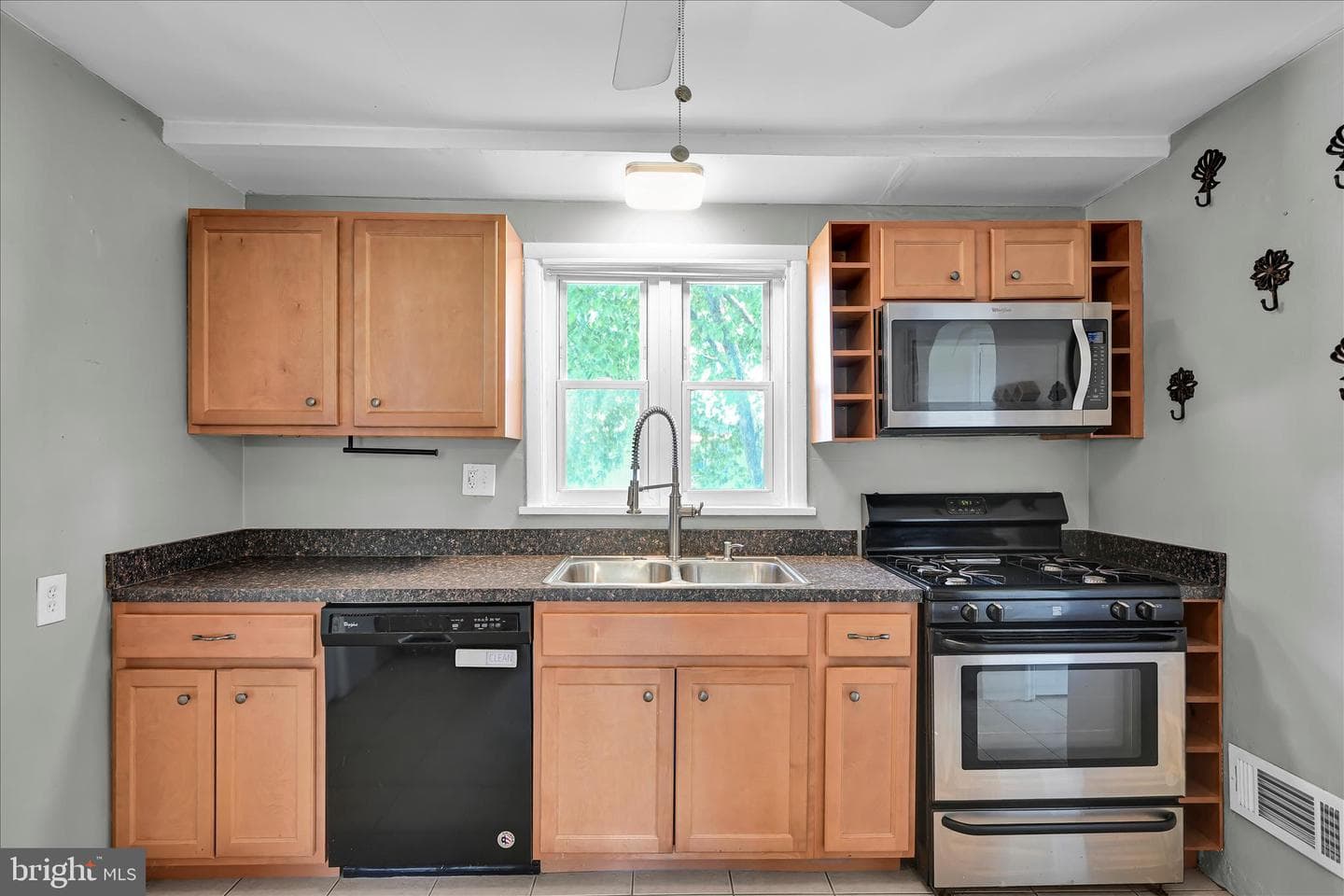 3937 Walnut Street photo 13