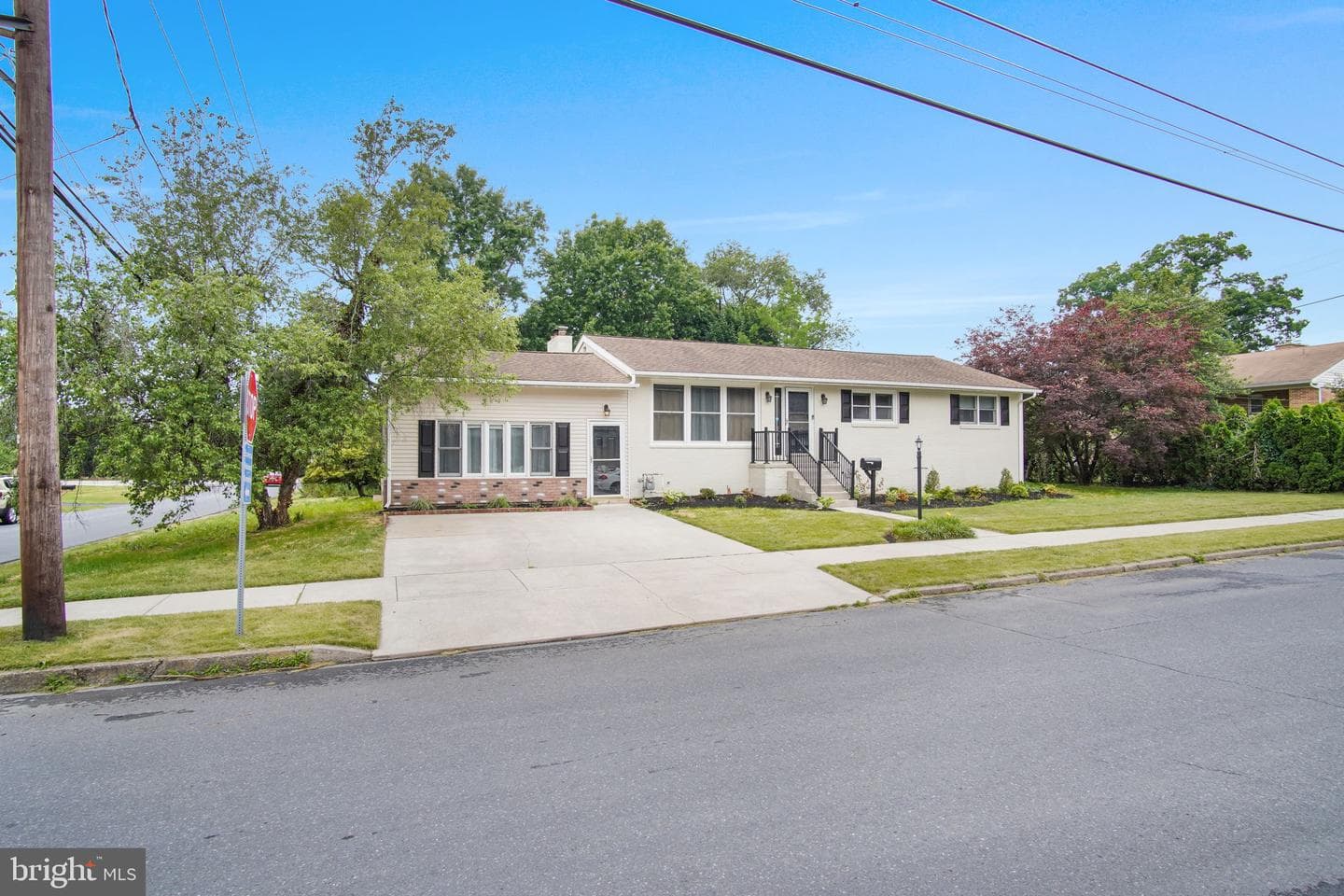 705 Shield Street photo 2