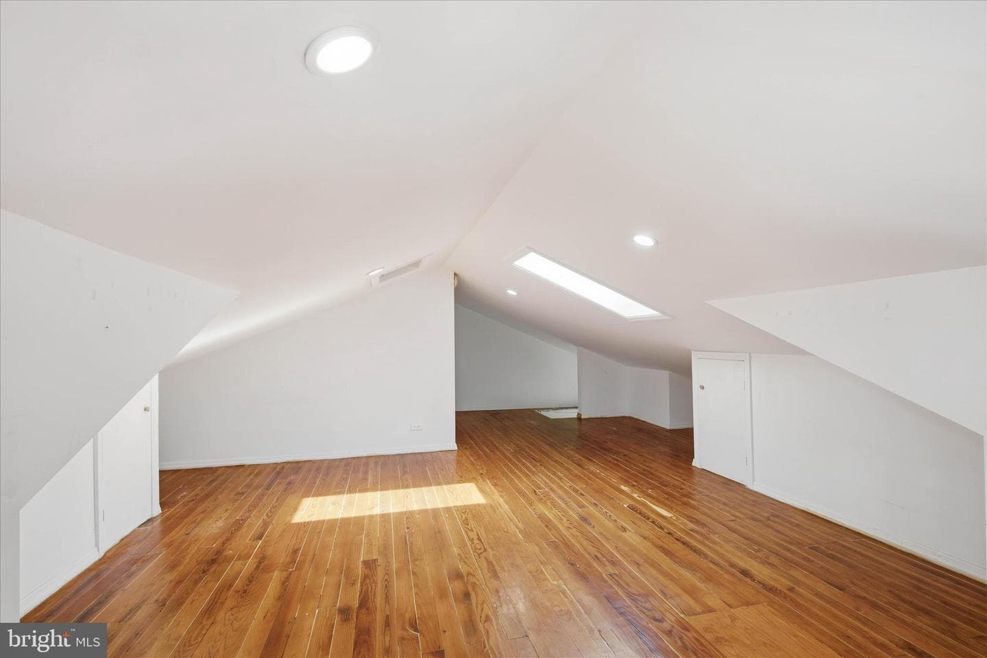 274 Moore Street photo 11
