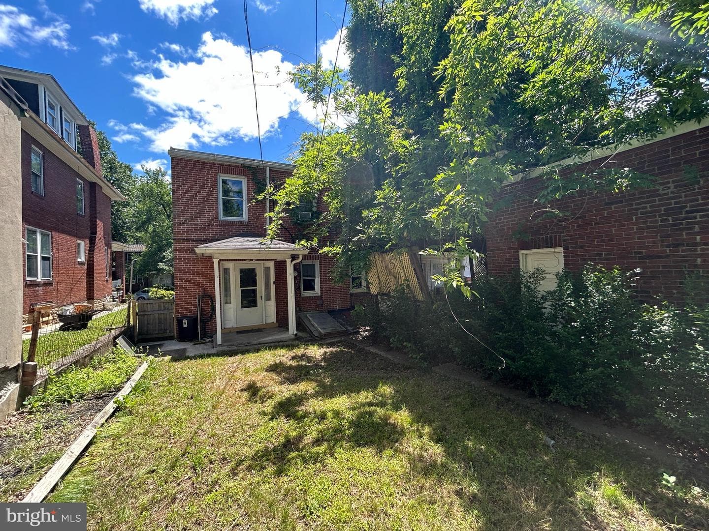 2020 Holly Street photo 9