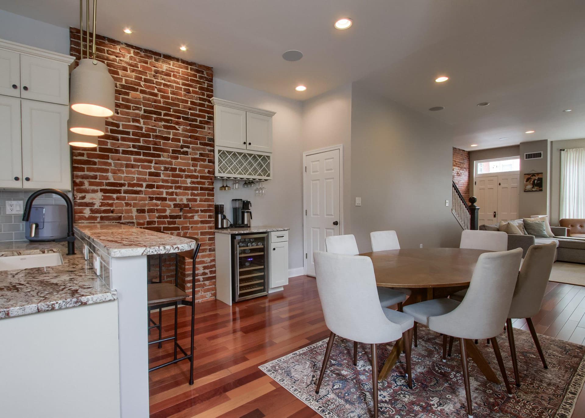 205 Harris Street photo 8