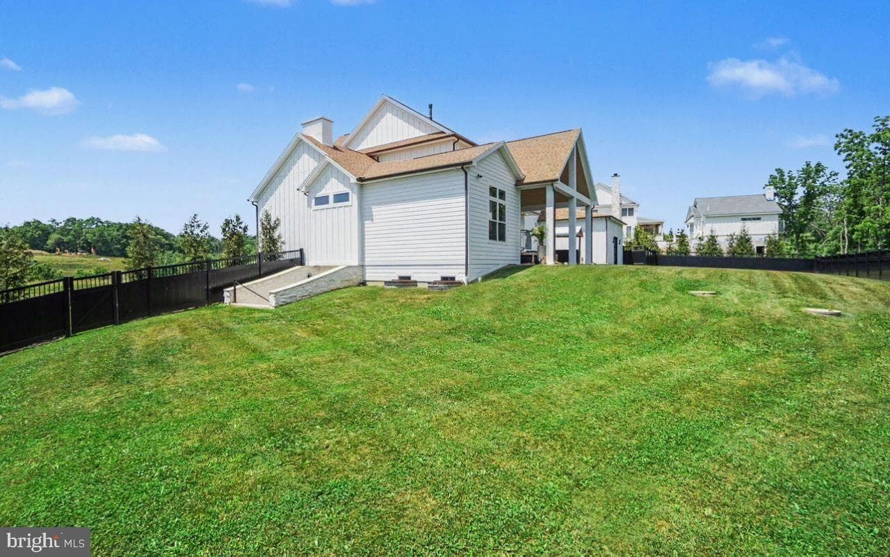 114 Jillian Way photo 40