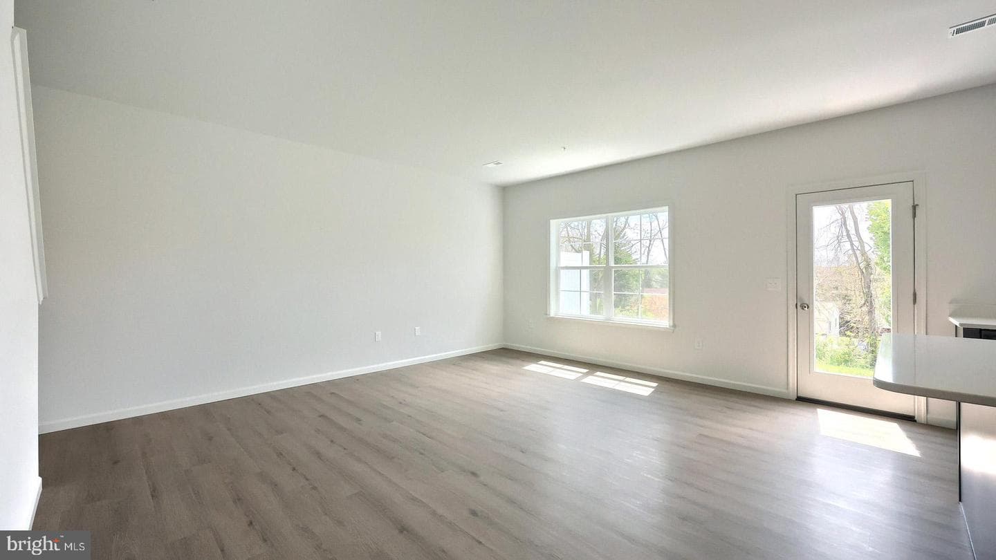 7849 Oak Brook Drive photo 17