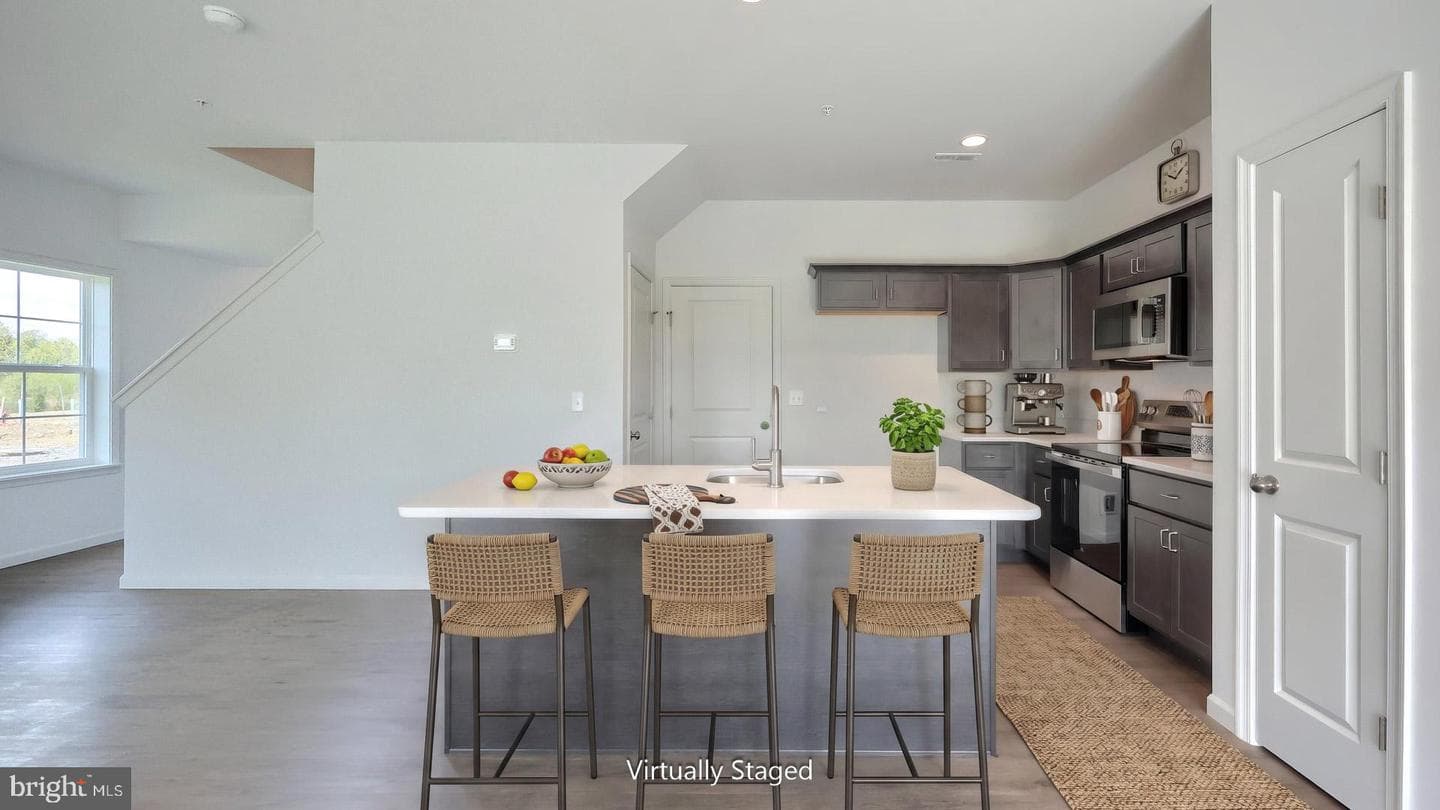 7847 Oak Brook Drive photo 4