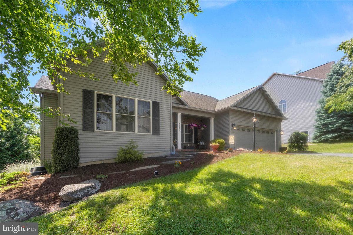 4736 Chatham Way photo 4