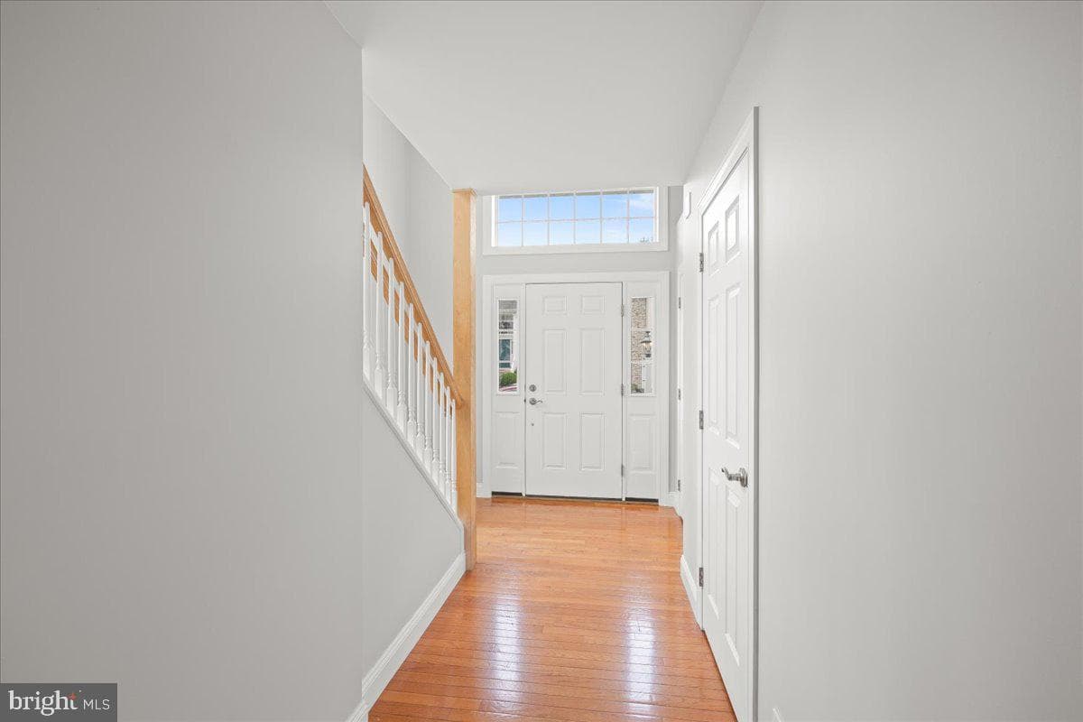 777 Oak Leaf Lane photo 4