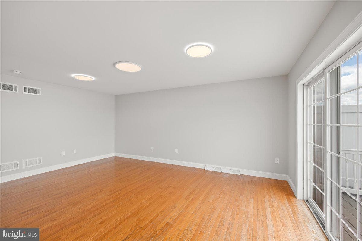 777 Oak Leaf Lane photo 7