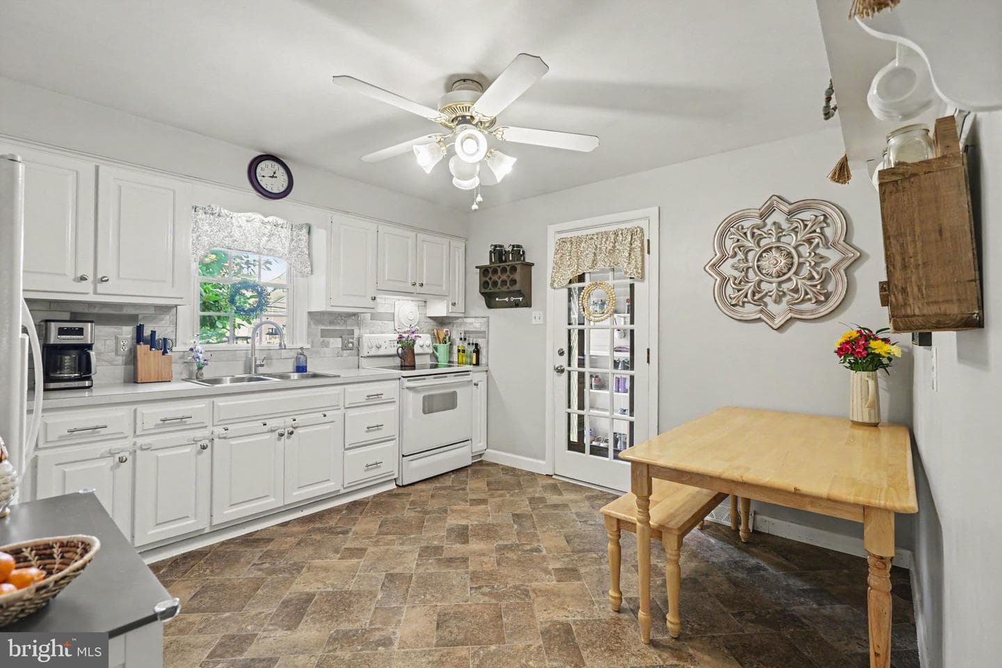 7020 Jefferson Street photo 4