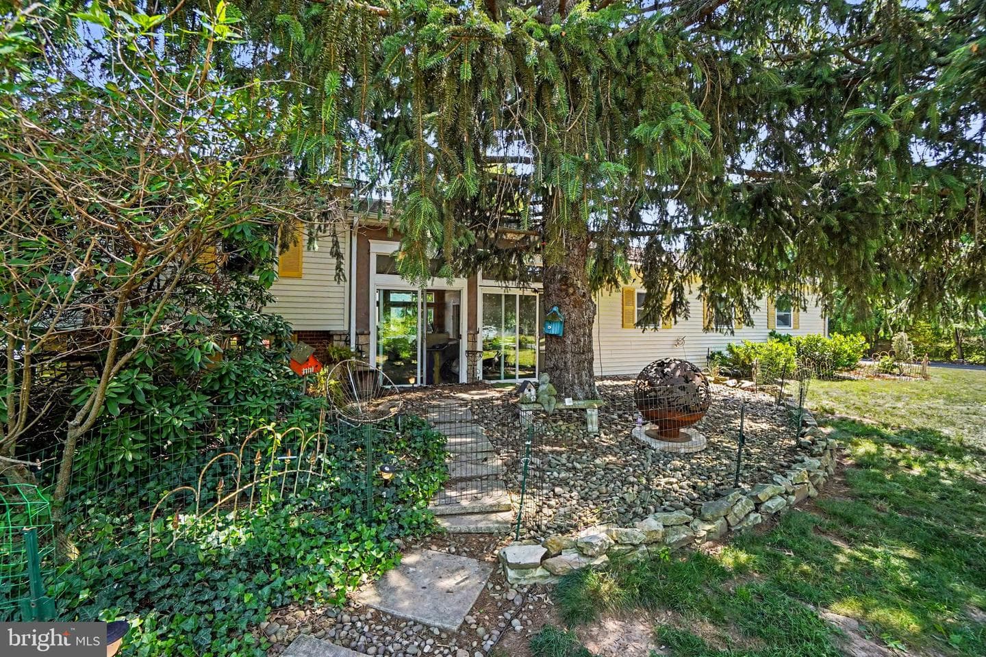 33 Williams Street photo 44