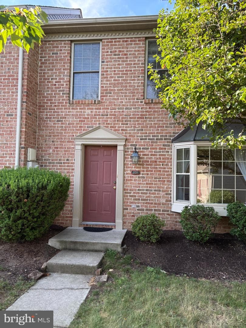 320 Woodland View Court photo 4