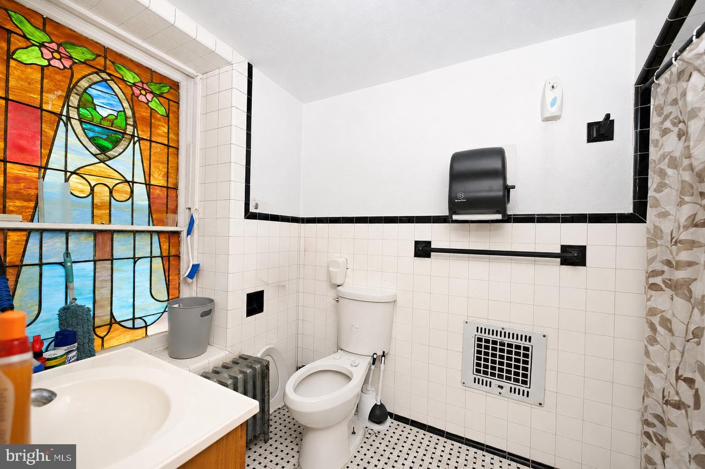 2600 Woodlawn St photo 14