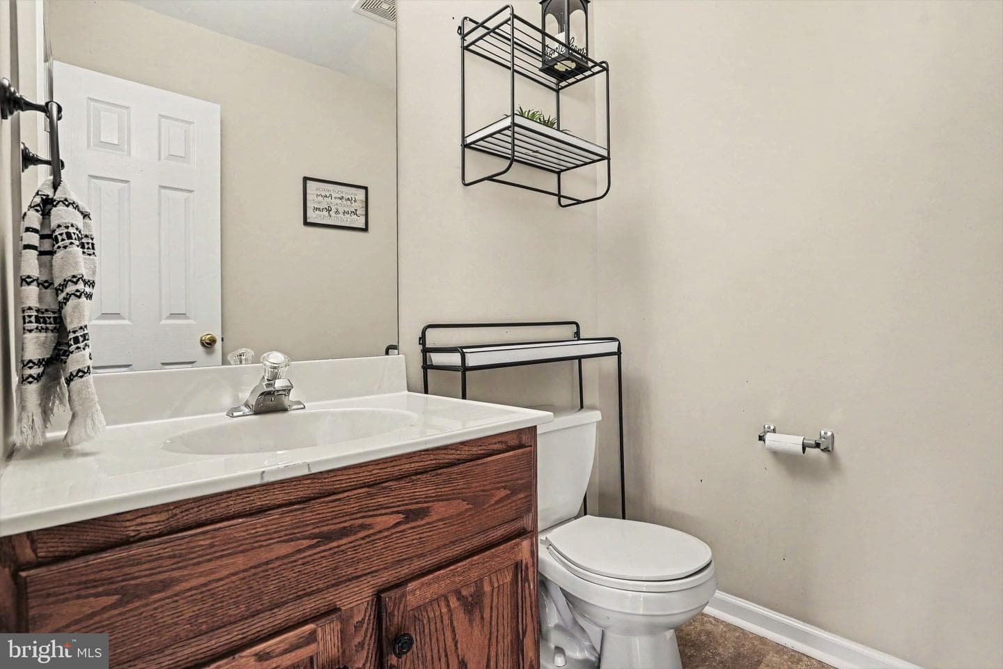 2252 Ionoff Road photo 5