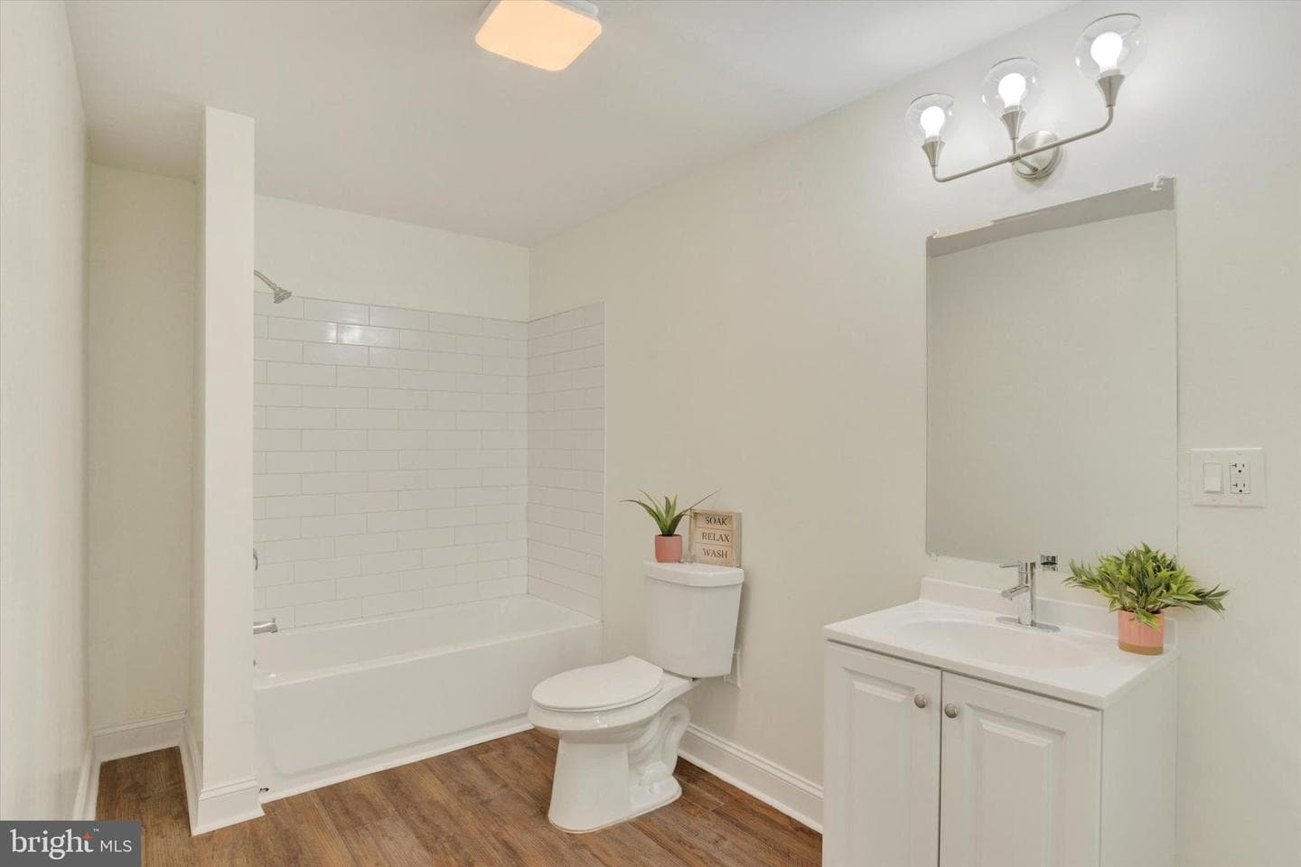 338 Hamilton St photo 23