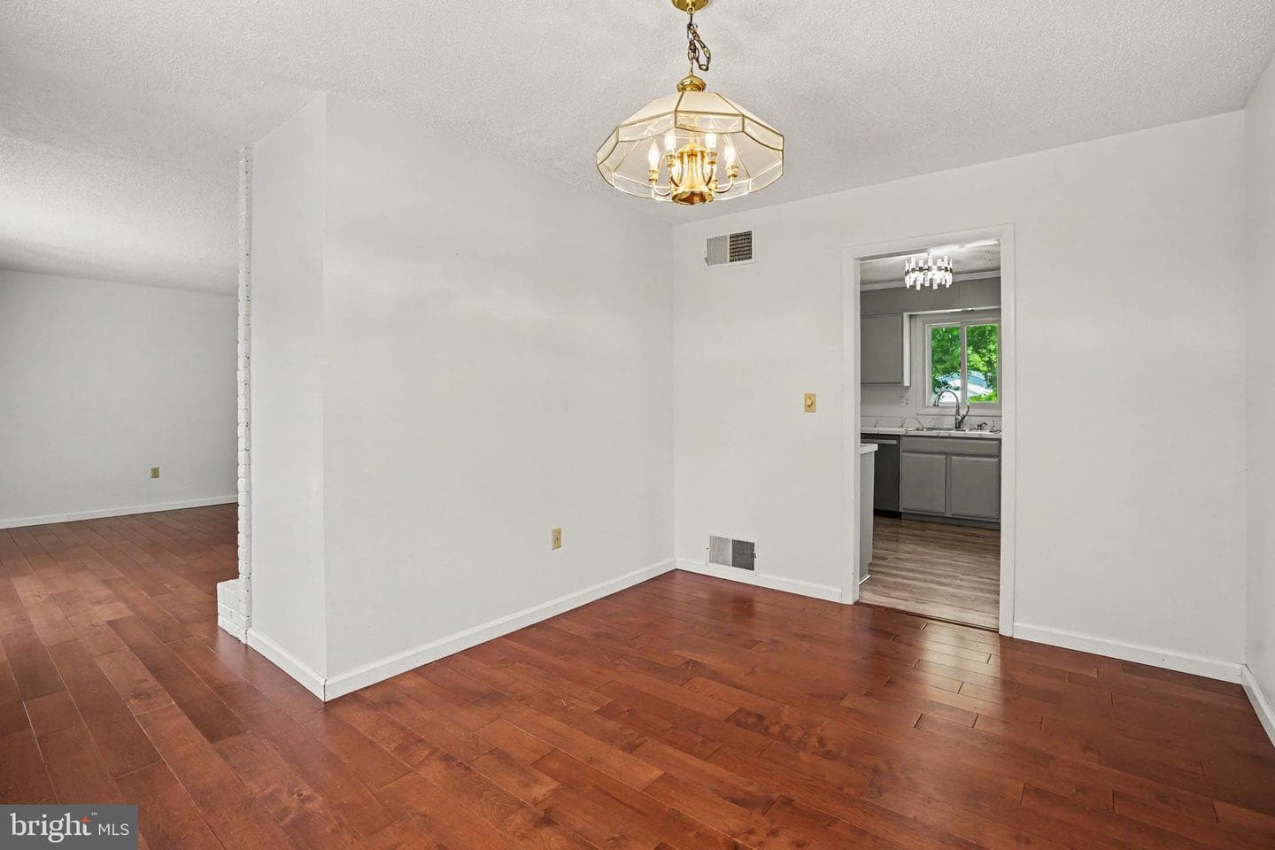 469 Hoffman Drive photo 10