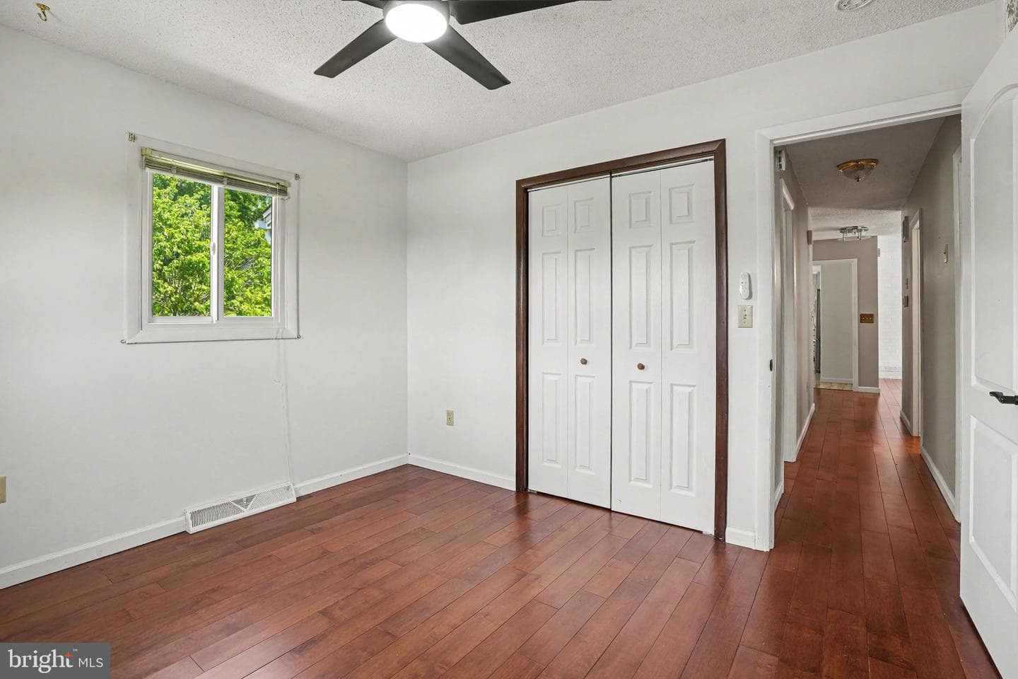 469 Hoffman Drive photo 11