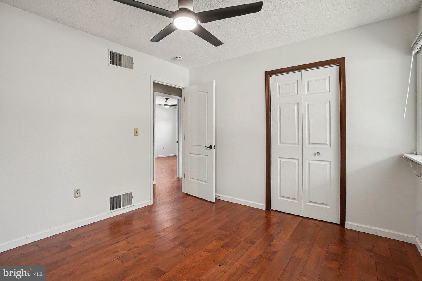 469 Hoffman Drive photo 16