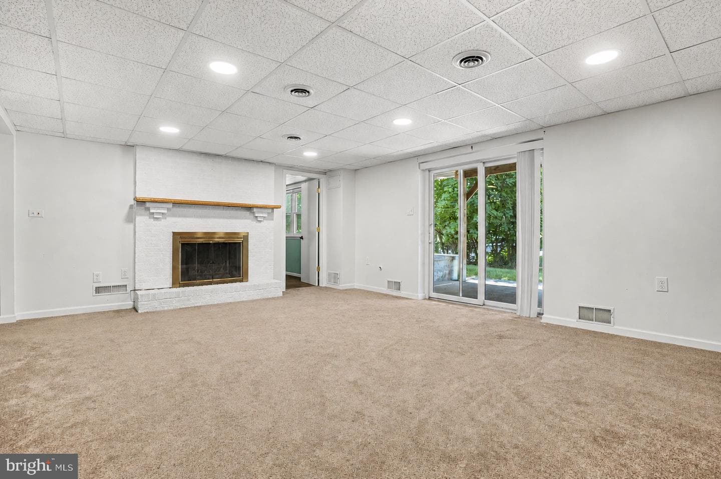469 Hoffman Drive photo 24