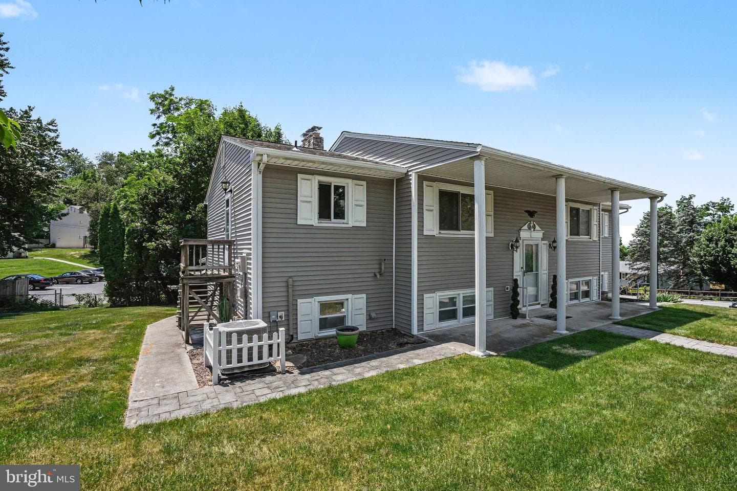 469 Hoffman Drive photo 28