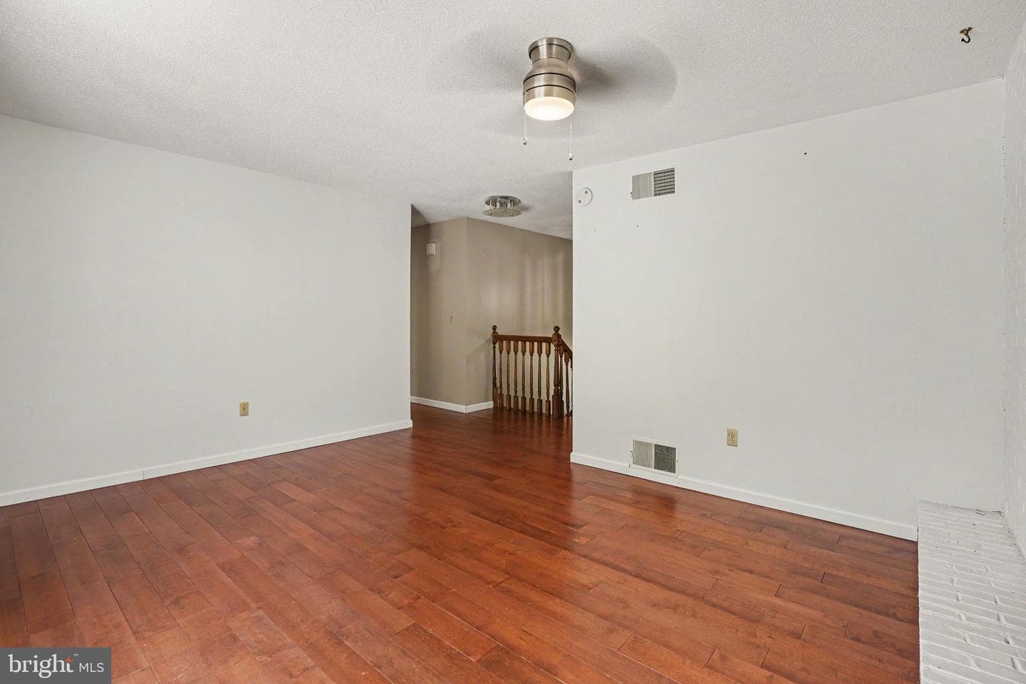 469 Hoffman Drive photo 8