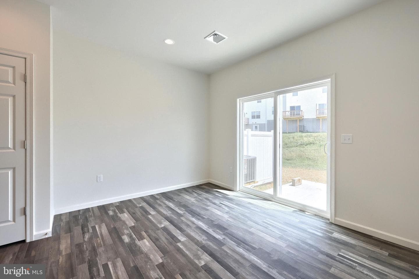 7859 Briarwood Drive photo 9