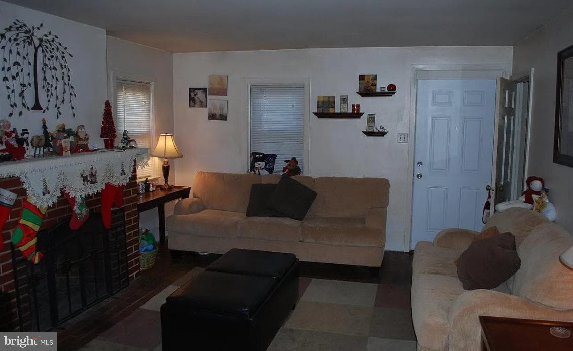 4917 Lancaster Street photo 7