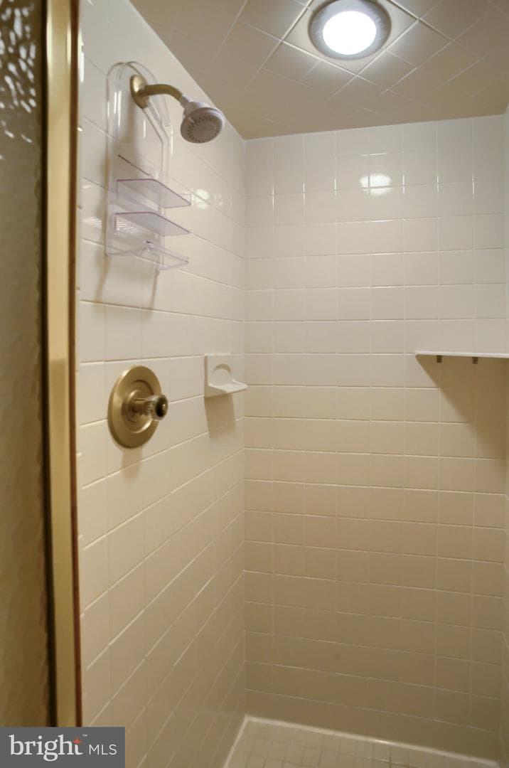 4085 Greystone Drive photo 32