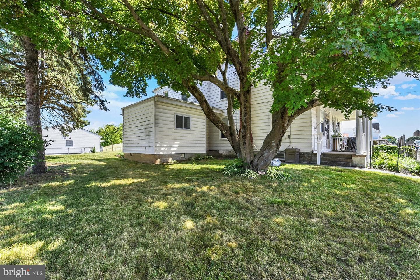 632 Highland Street photo 24