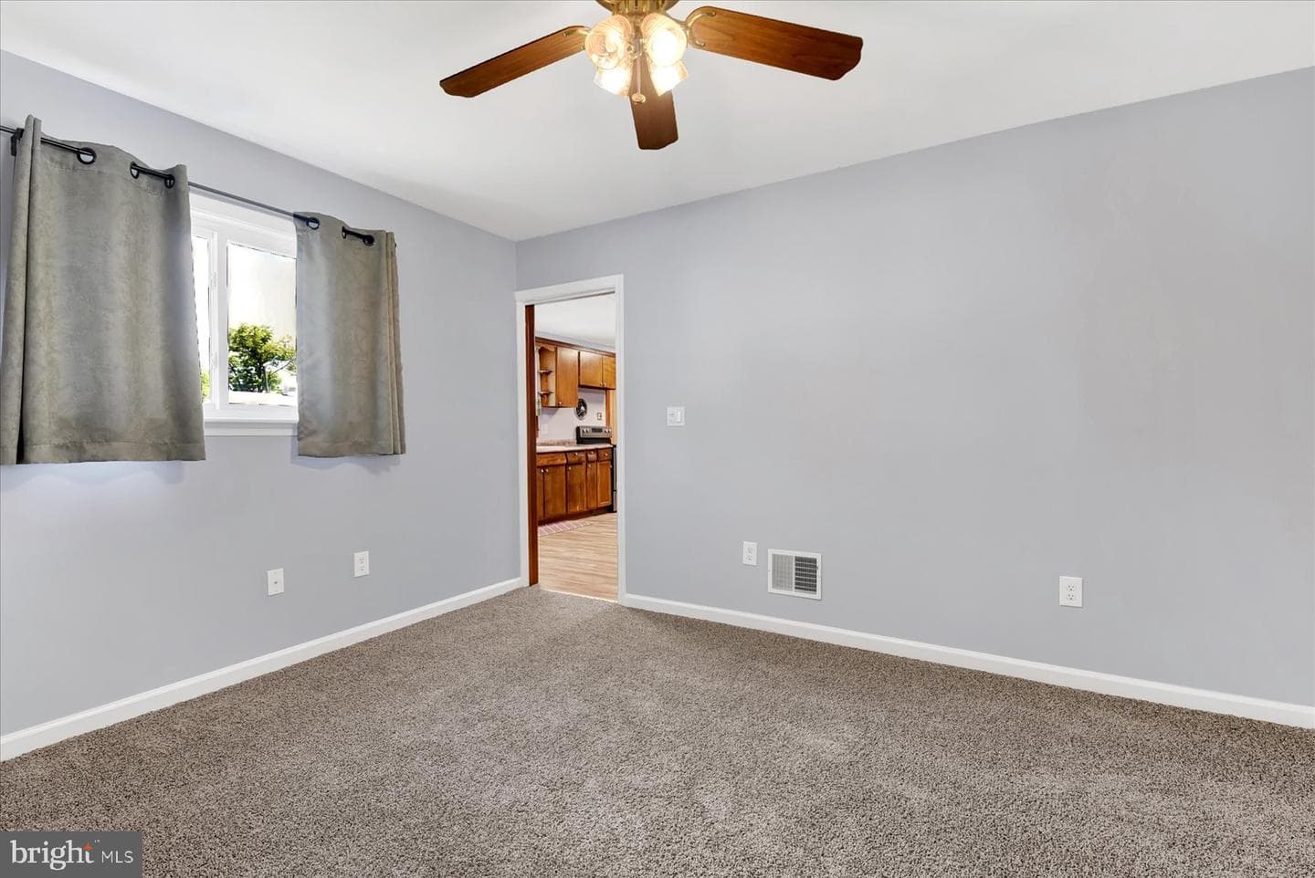 632 Highland Street photo 8