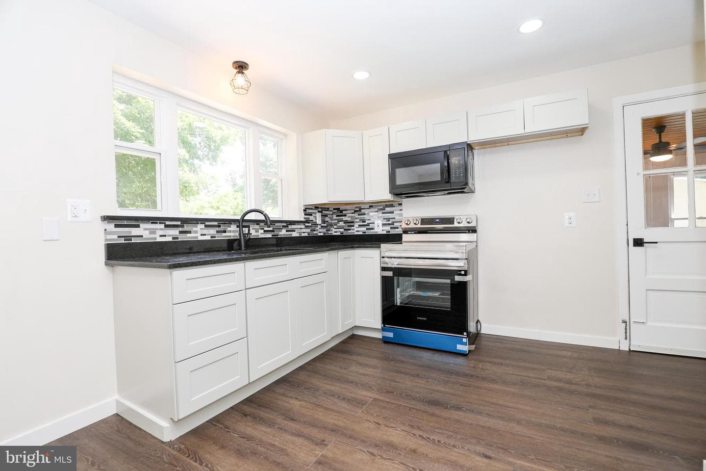 408 Clinton Road photo 14