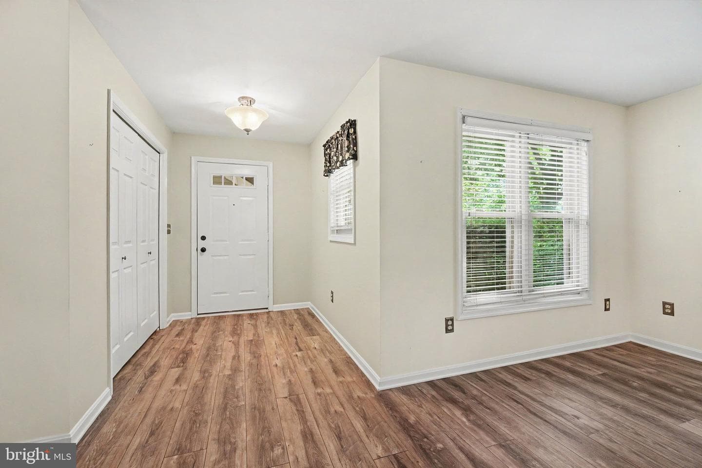515 Roslaire Drive photo 6