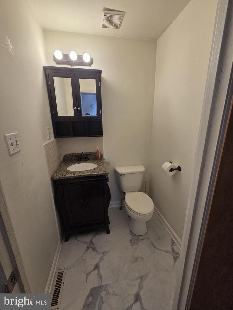 2082 Lexington Avenue photo 10