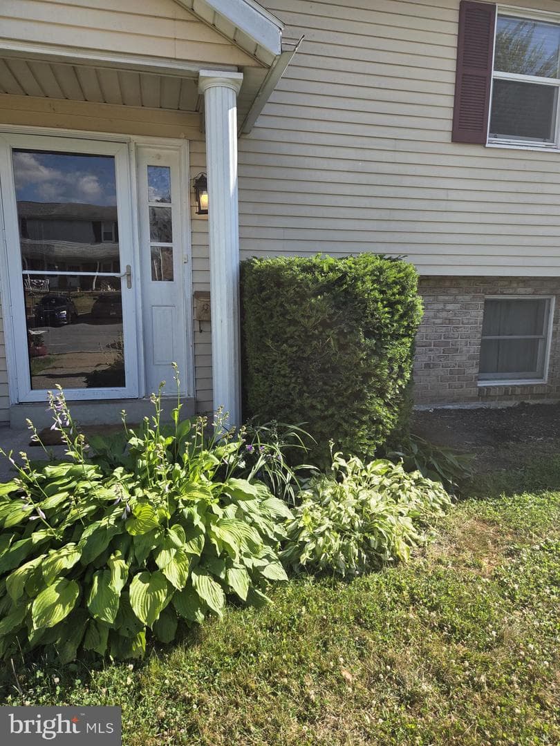 2082 Lexington Avenue photo 2