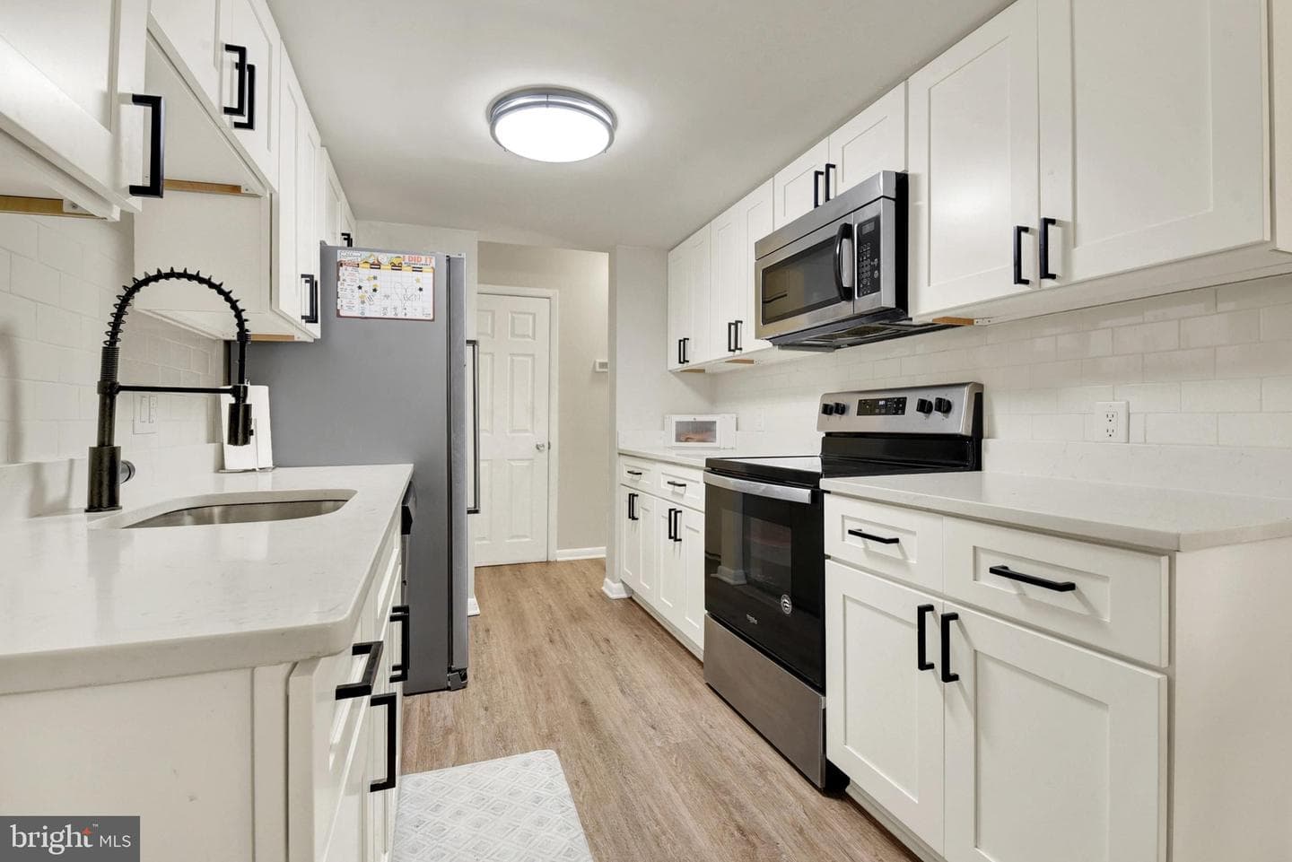 2622 Gateway Drive photo 4