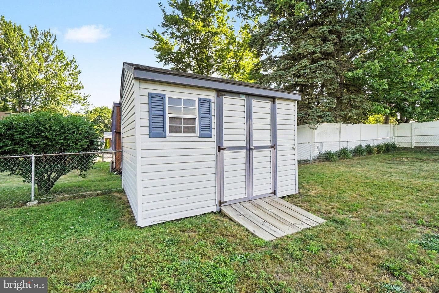 121 Carolyn Street photo 24