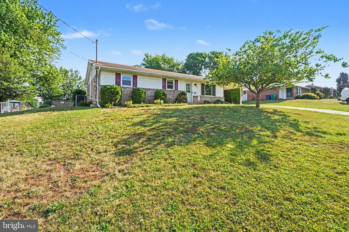 121 Carolyn Street photo 29