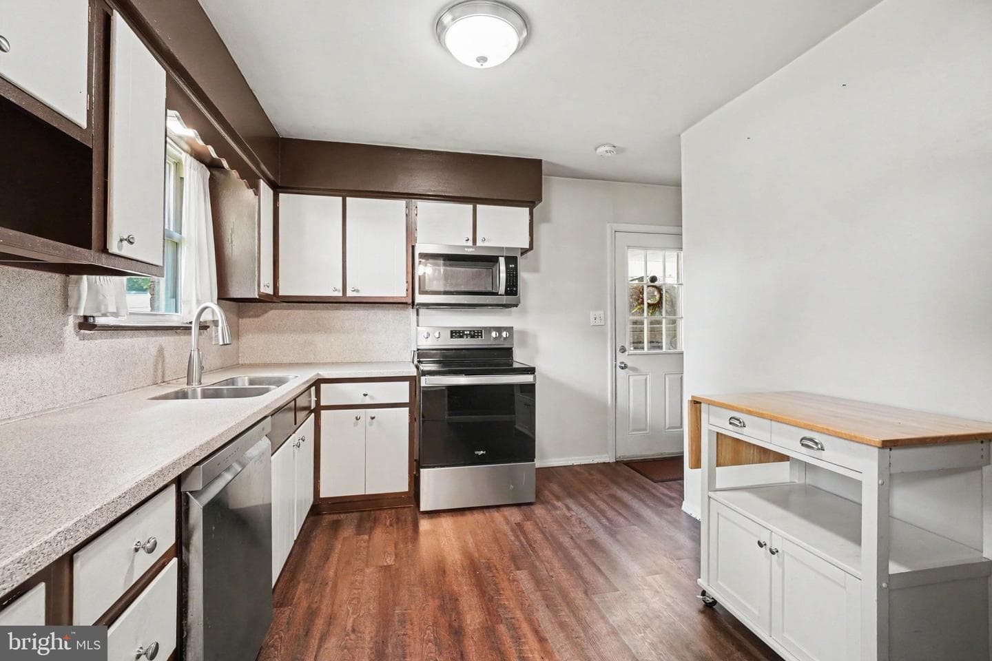 121 Carolyn Street photo 7