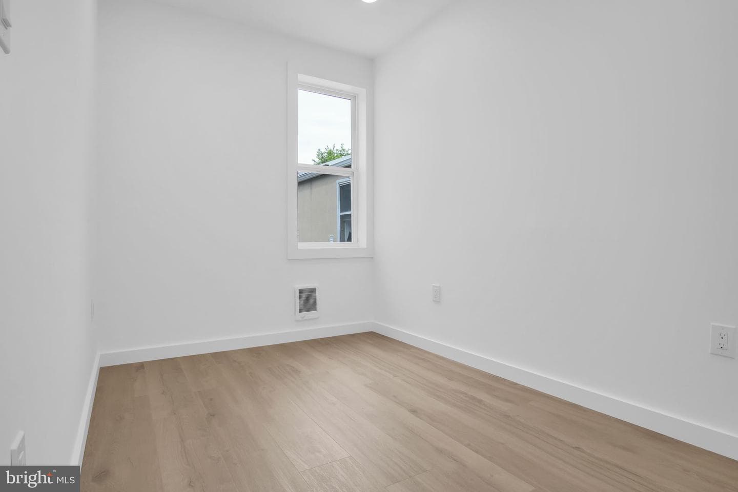 1608 Hunter St photo 23