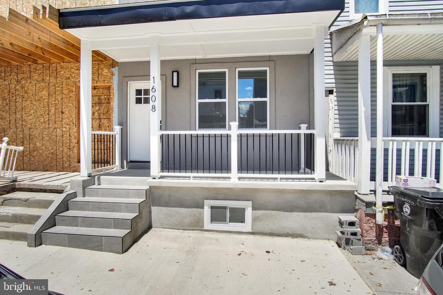 1608 Hunter St photo 3