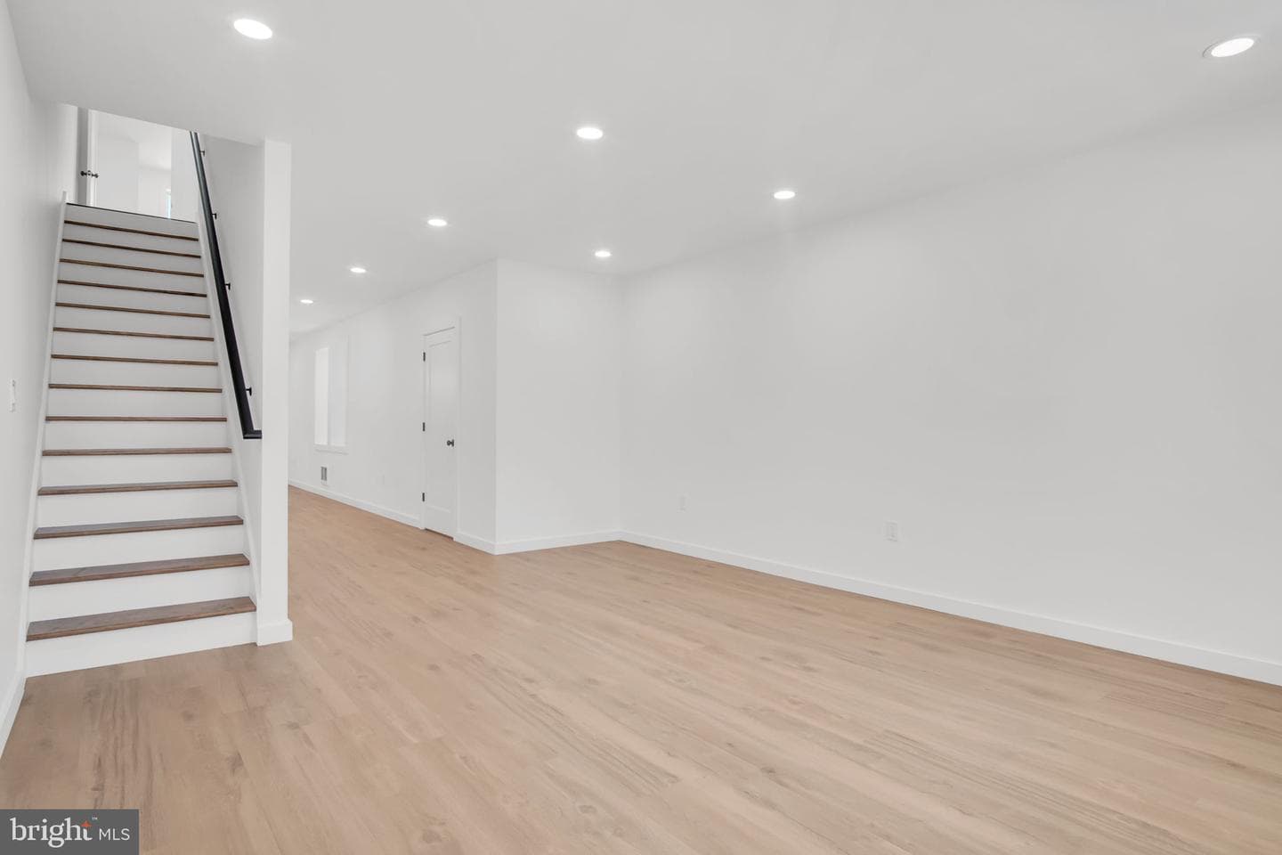 1608 Hunter St photo 4