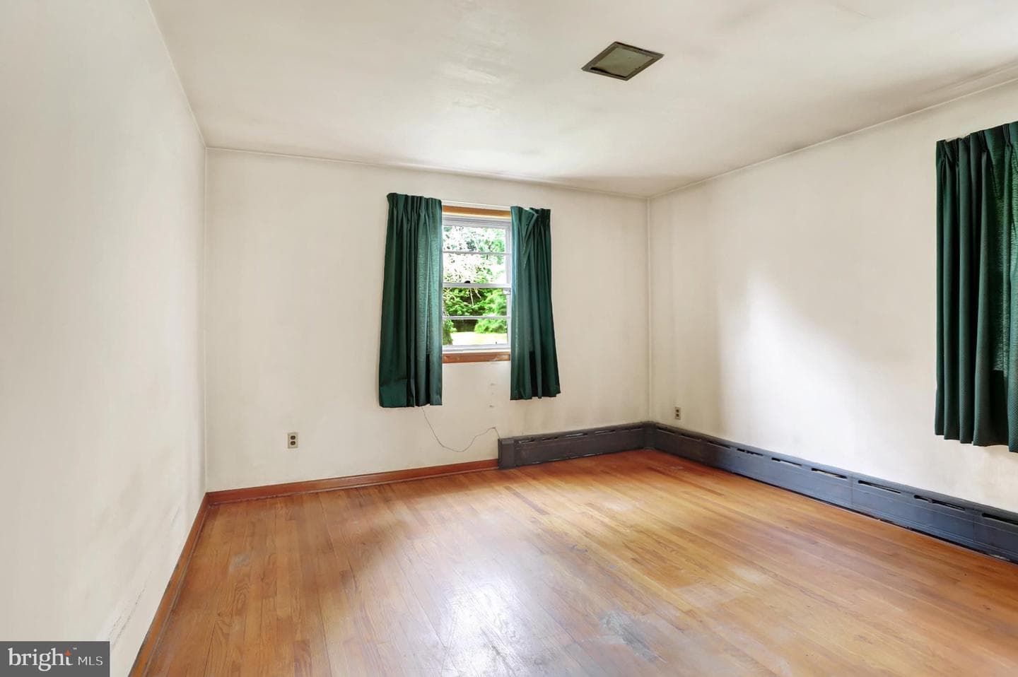 709 Erie Street photo 30