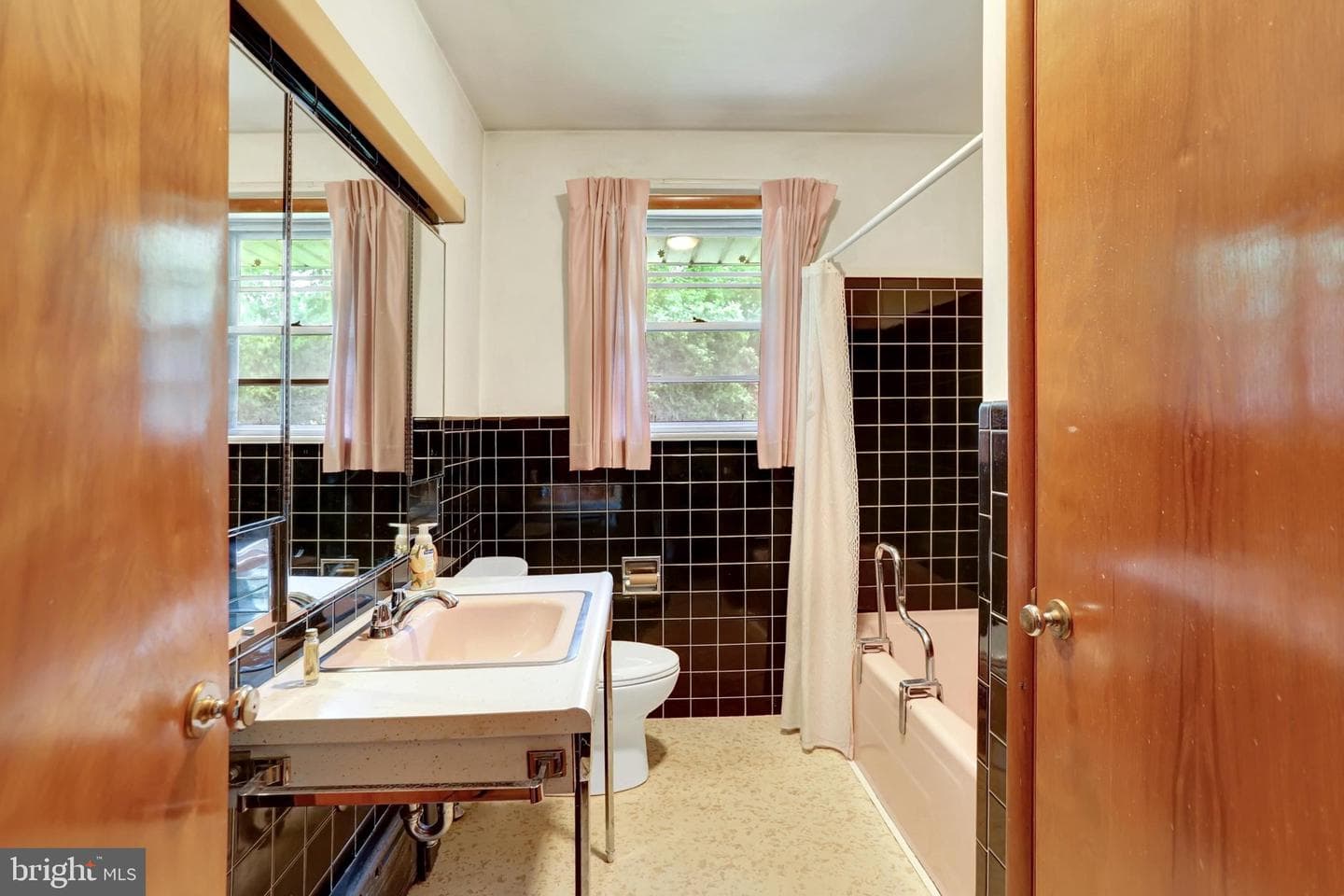 709 Erie Street photo 33
