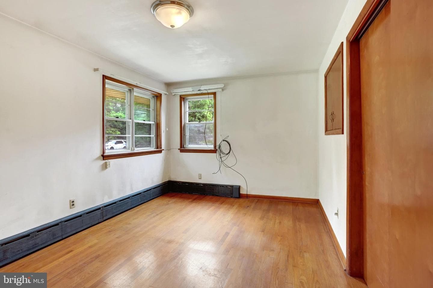 709 Erie Street photo 37