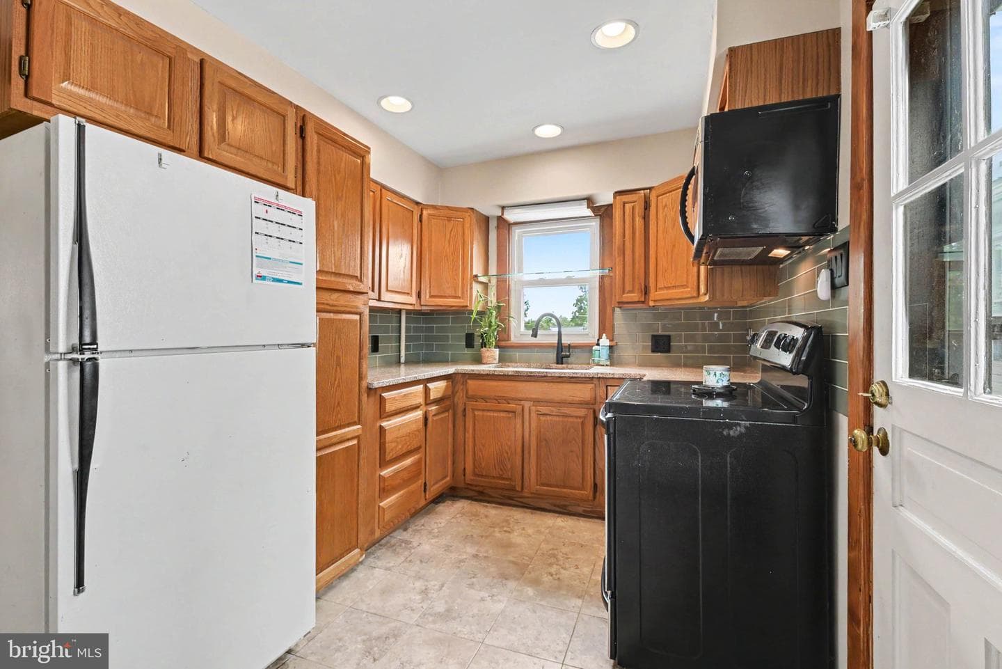 3325 Sunnyside Avenue photo 10