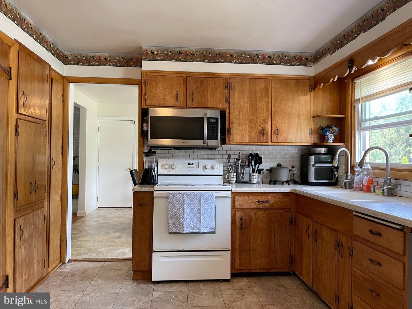 508 Alden Street photo 17
