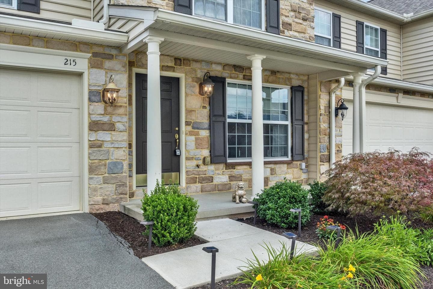 215 Brookridge Court photo 2