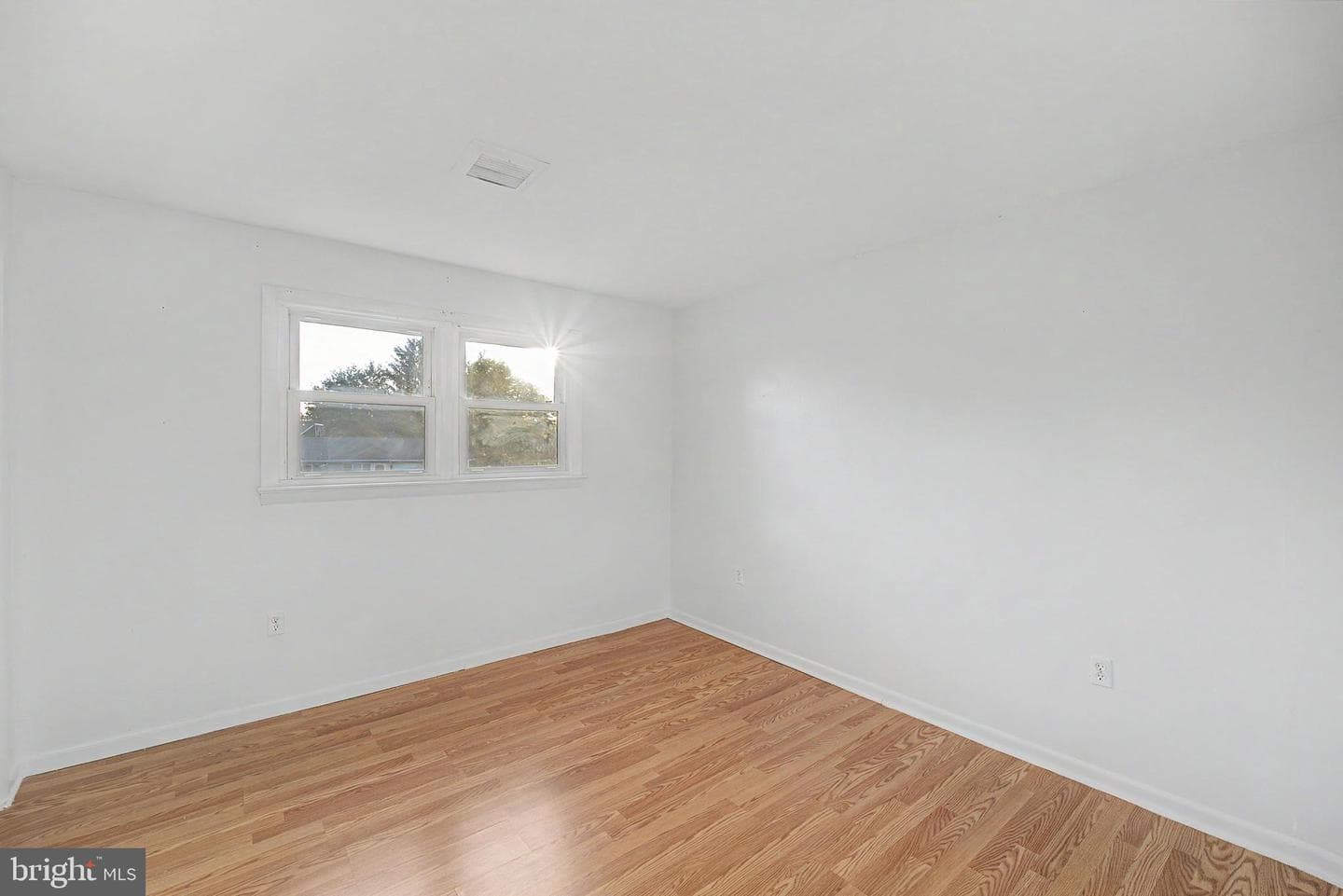231 Eddington Avenue photo 22