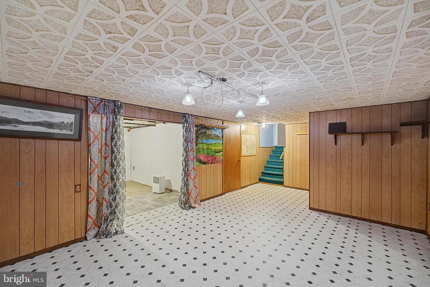 231 Eddington Avenue photo 27